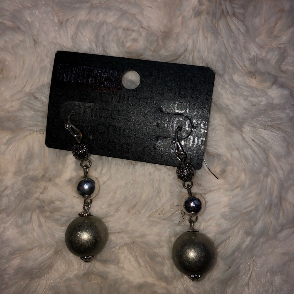 Addmons circle earrings